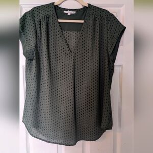 Green and Black Polkadot Bloue